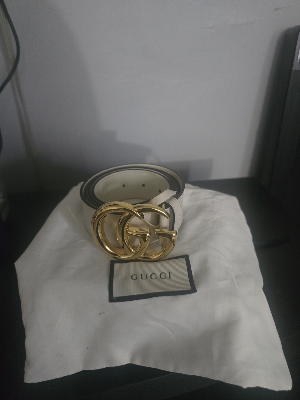 Gucci Women’s White Leather Belt with Gold Double G Buckle